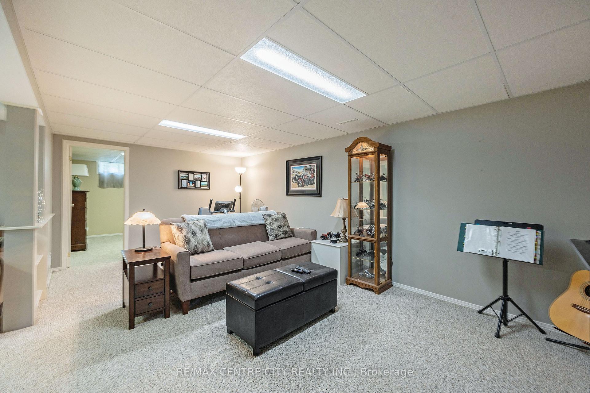 Photo 17 of 117 1/2 Flora Street, St. Thomas — HOMEH
