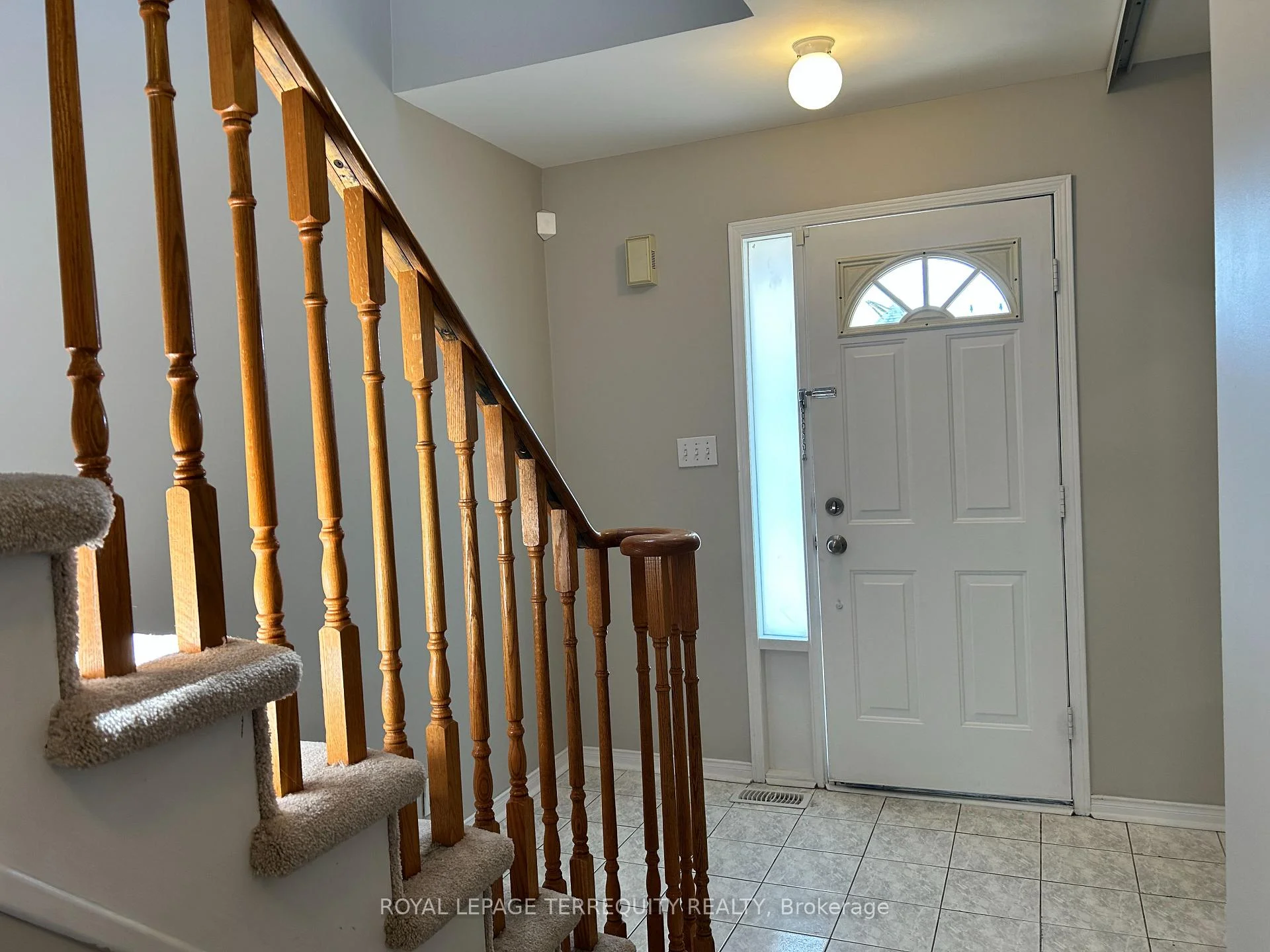 Photo 8 of 129 Trewin Lane, Clarington, Bowmanville — HOMEH