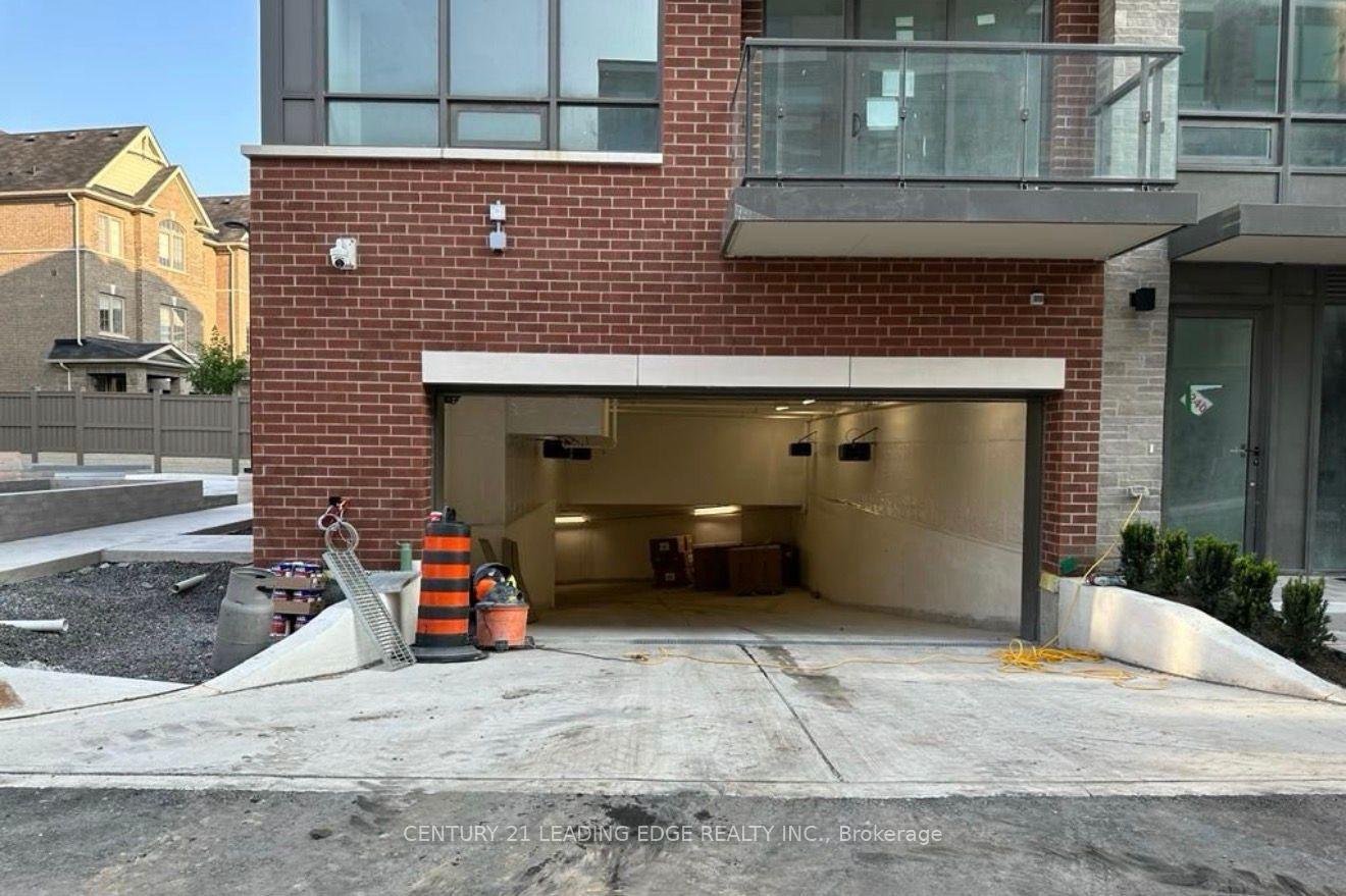 Photo 4 of Unit 368, 65 Attmar Drive, Brampton, Bram East — HOMEH