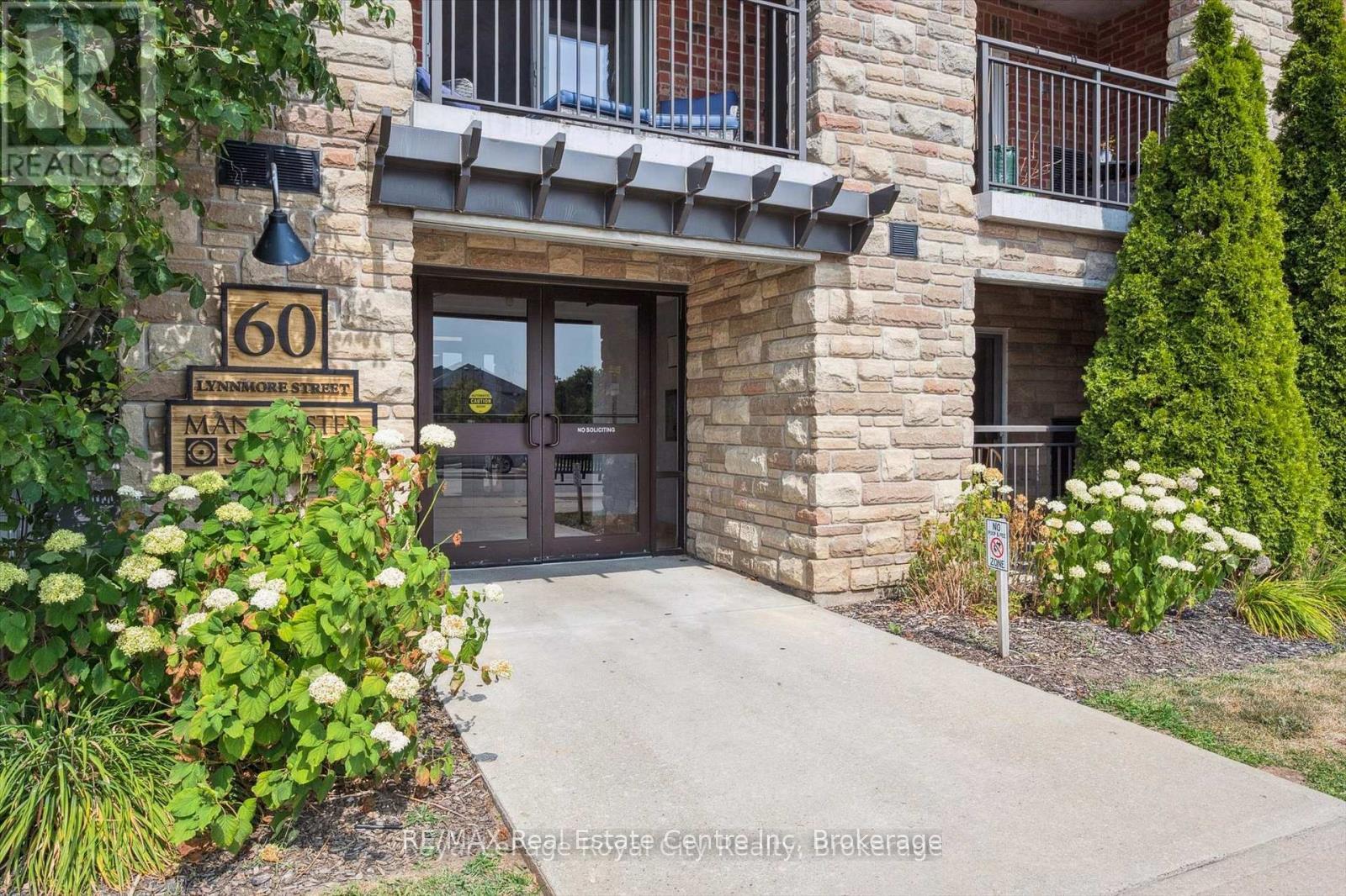 Front of Unit 208, 60 Lynnmore Street