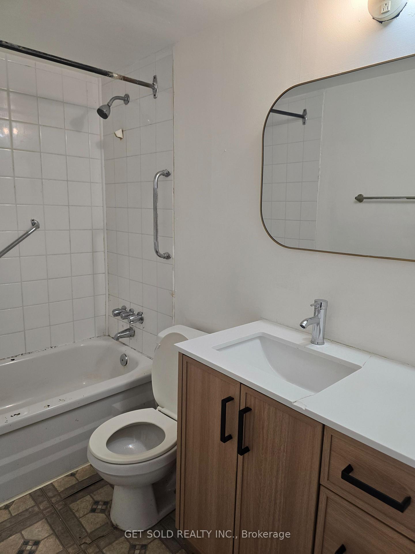 Photo 6 of Unit 504, 340 Dixon Road, Etobicoke, Kingsview Village-The Westway — HOMEH