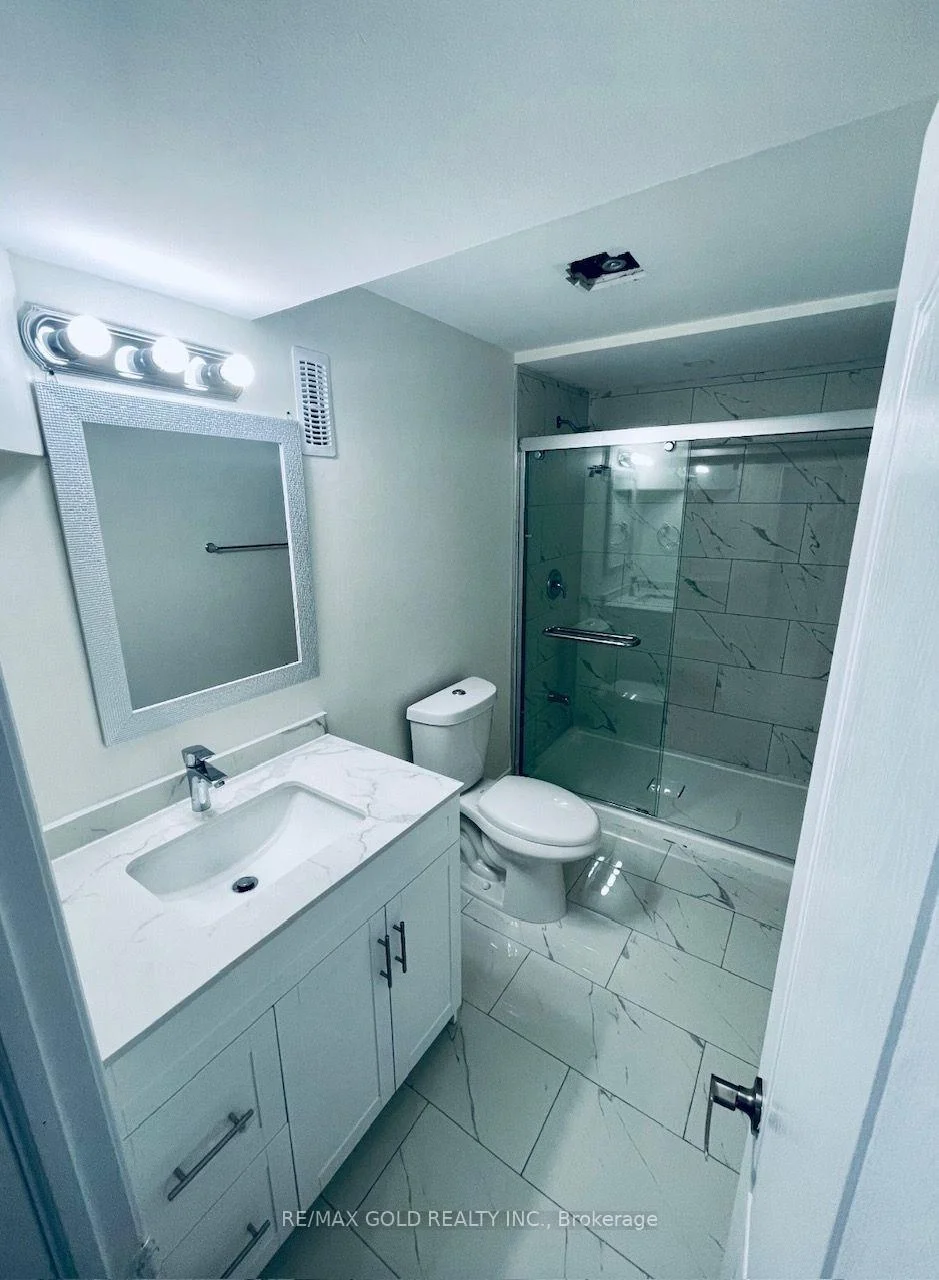 Photo 8 of 30 Moynes Avenue, Etobicoke, Stonegate-Queensway — HOMEH