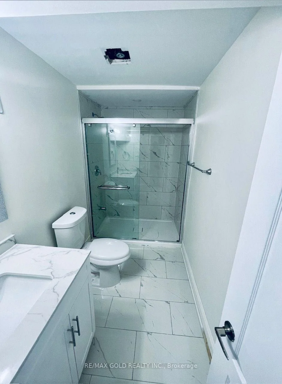 Photo 11 of 30 Moynes Avenue, Etobicoke, Stonegate-Queensway — HOMEH