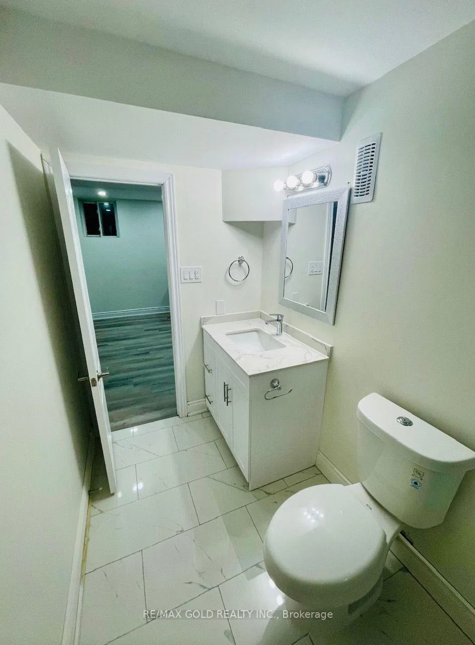 Photo 15 of 30 Moynes Avenue, Etobicoke, Stonegate-Queensway — HOMEH