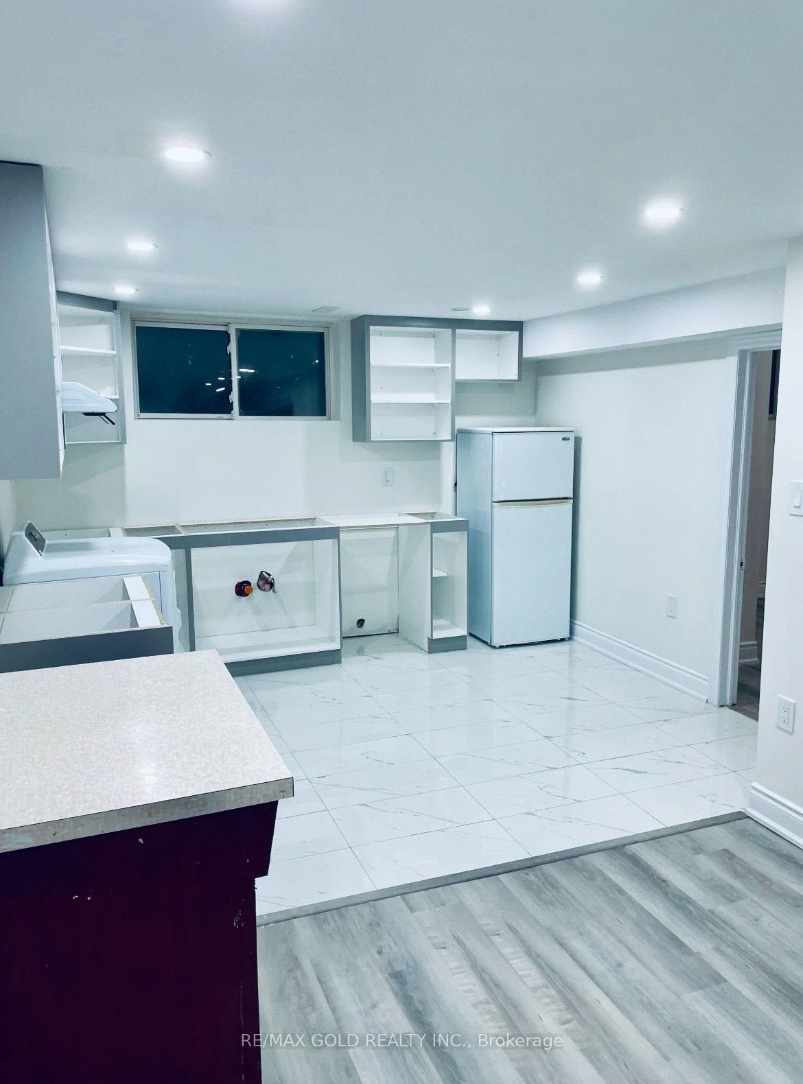 Photo 17 of 30 Moynes Avenue, Etobicoke, Stonegate-Queensway — HOMEH
