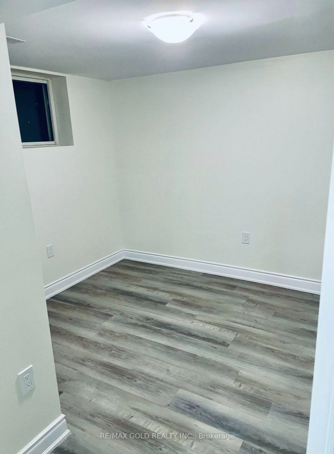 Photo 18 of 30 Moynes Avenue, Etobicoke, Stonegate-Queensway — HOMEH