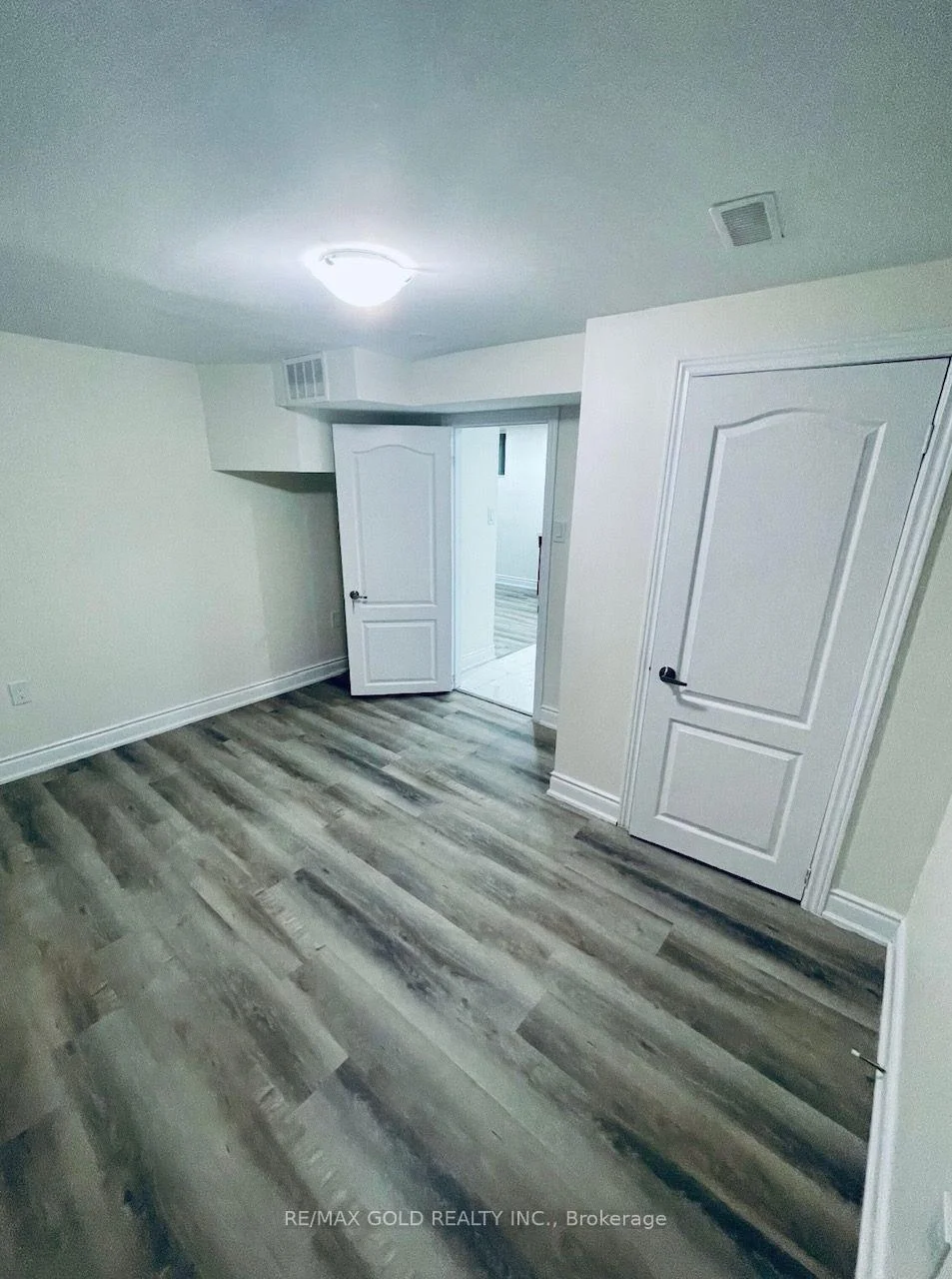 Photo 13 of 30 Moynes Avenue, Etobicoke, Stonegate-Queensway — HOMEH