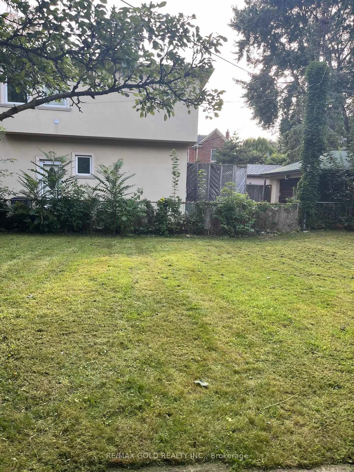 Photo 31 of 30 Moynes Avenue, Etobicoke, Stonegate-Queensway — HOMEH