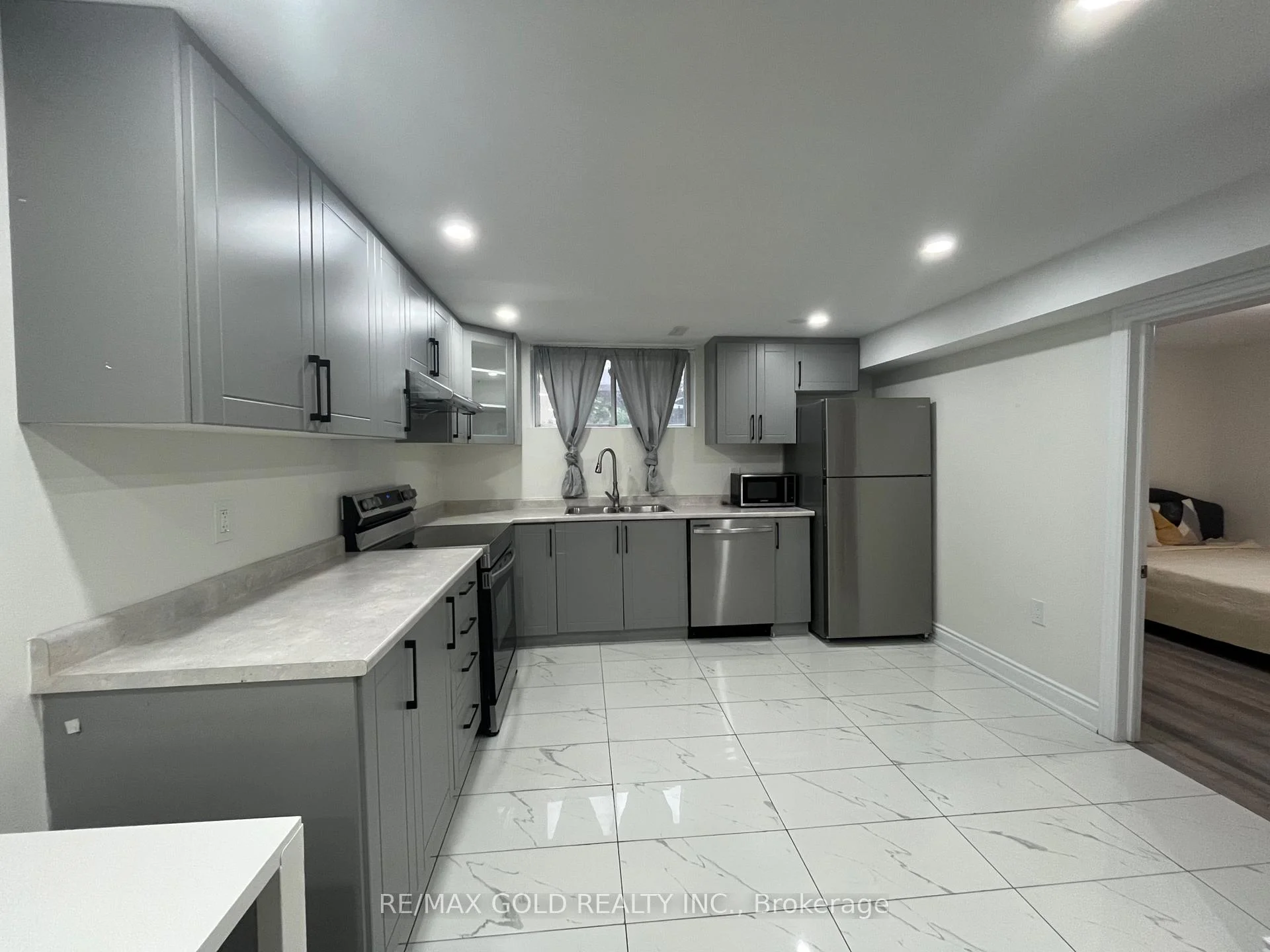 Photo 2 of 30 Moynes Avenue, Etobicoke, Stonegate-Queensway — HOMEH
