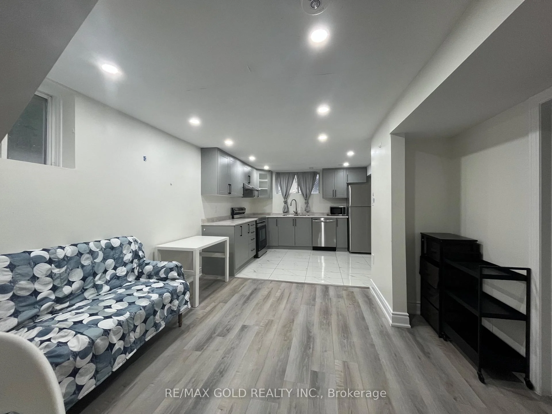 Photo 5 of 30 Moynes Avenue, Etobicoke, Stonegate-Queensway — HOMEH