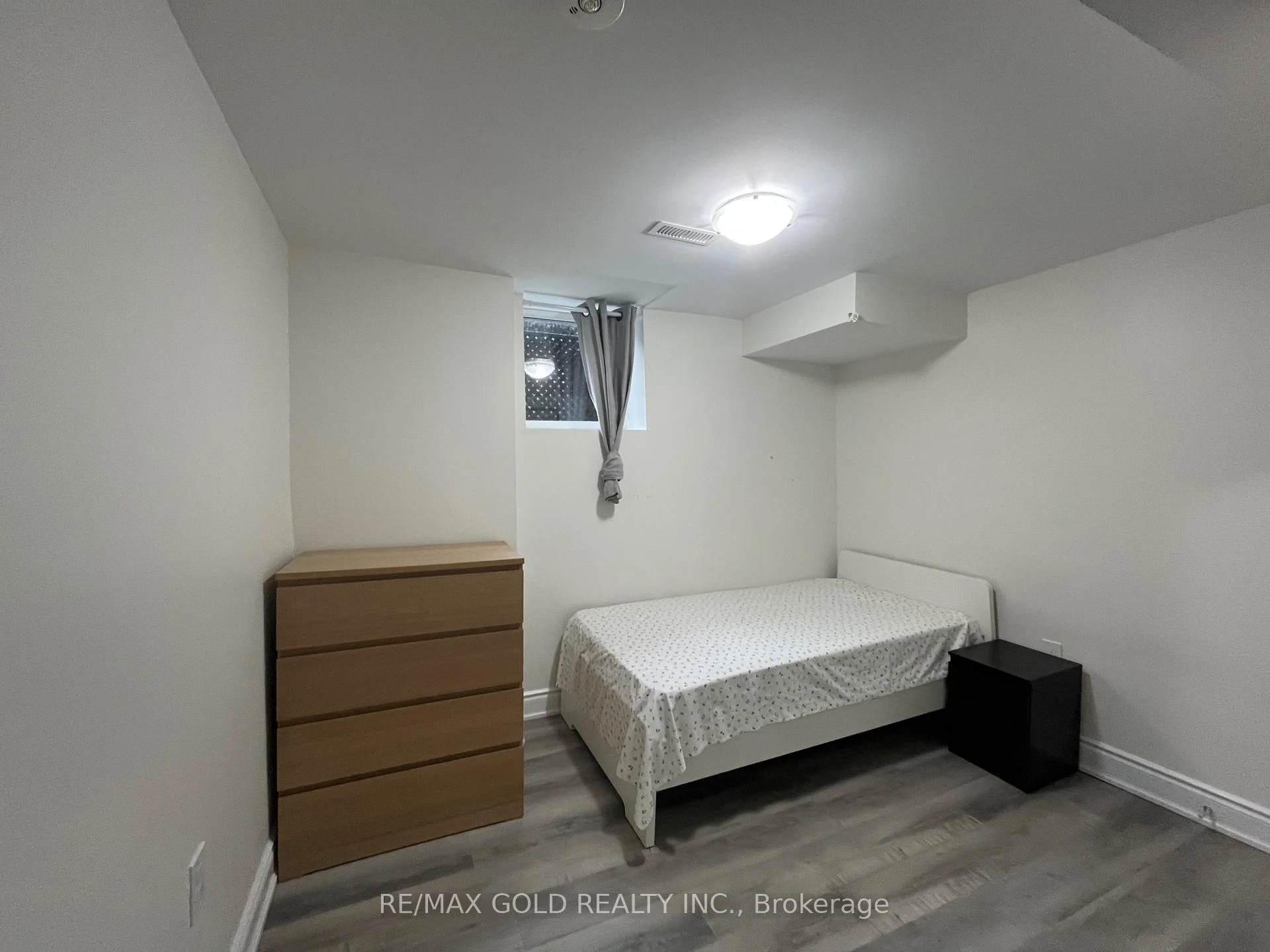 Photo 12 of 30 Moynes Avenue, Etobicoke, Stonegate-Queensway — HOMEH