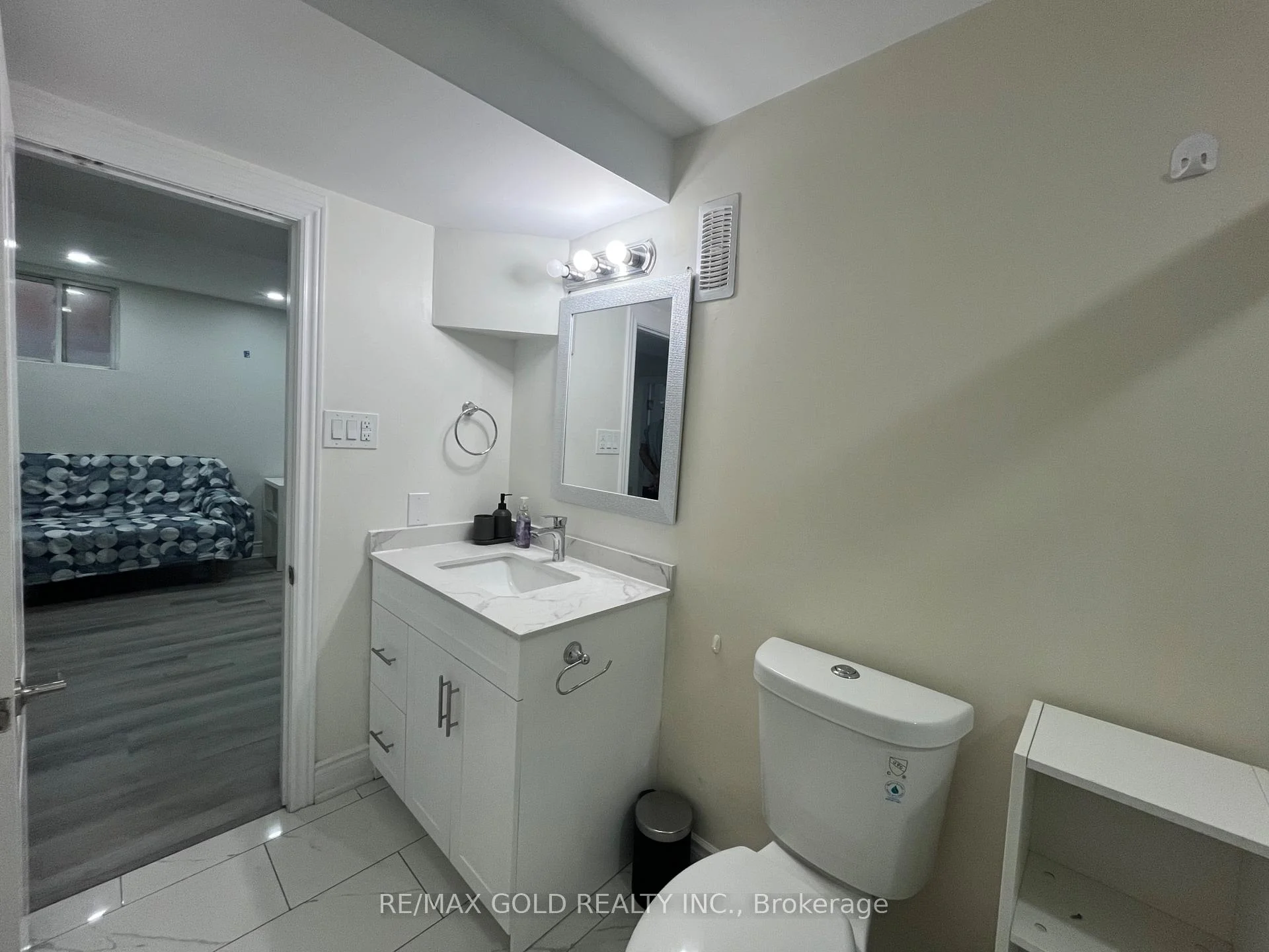 Photo 16 of 30 Moynes Avenue, Etobicoke, Stonegate-Queensway — HOMEH