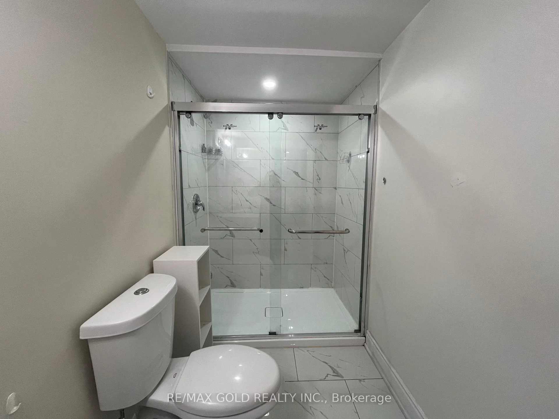 Photo 19 of 30 Moynes Avenue, Etobicoke, Stonegate-Queensway — HOMEH
