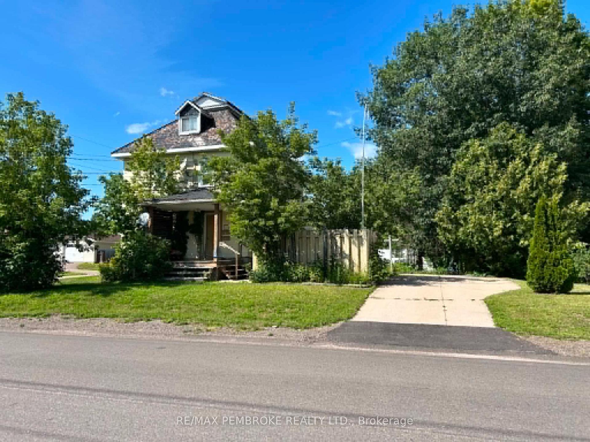 Photo 2 of 539 Mcgee Street, Pembroke, Pembroke — HOMEH