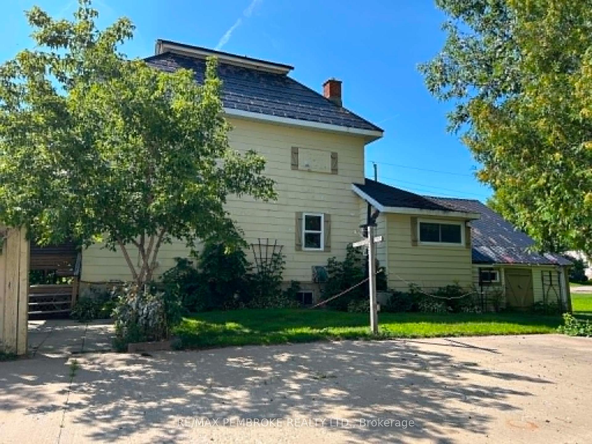 Photo 3 of 539 Mcgee Street, Pembroke, Pembroke — HOMEH