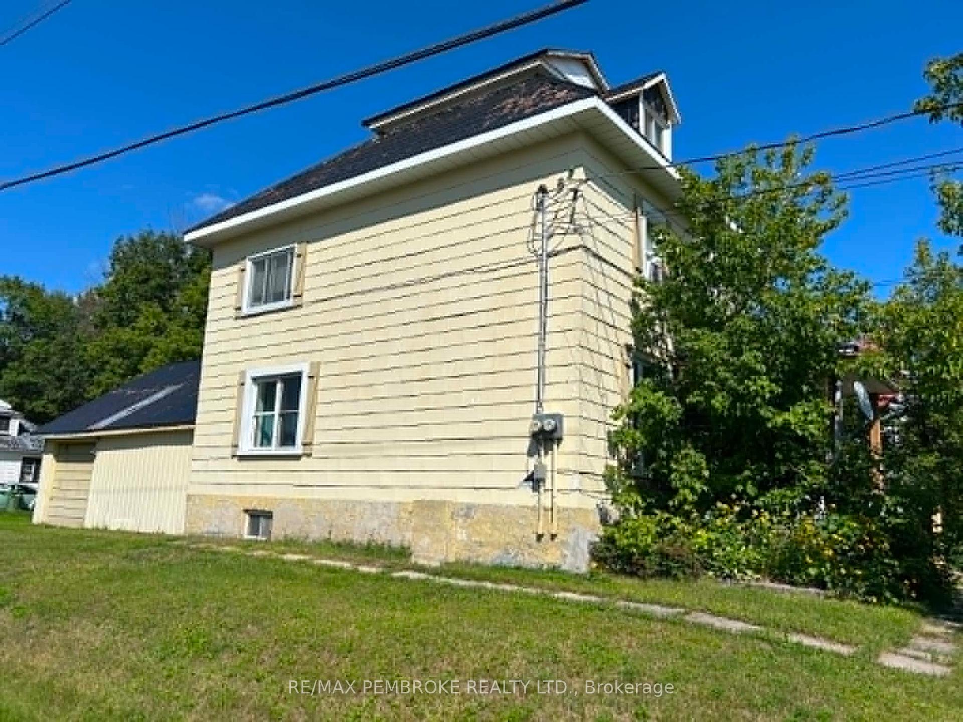 Photo 4 of 539 Mcgee Street, Pembroke, Pembroke — HOMEH