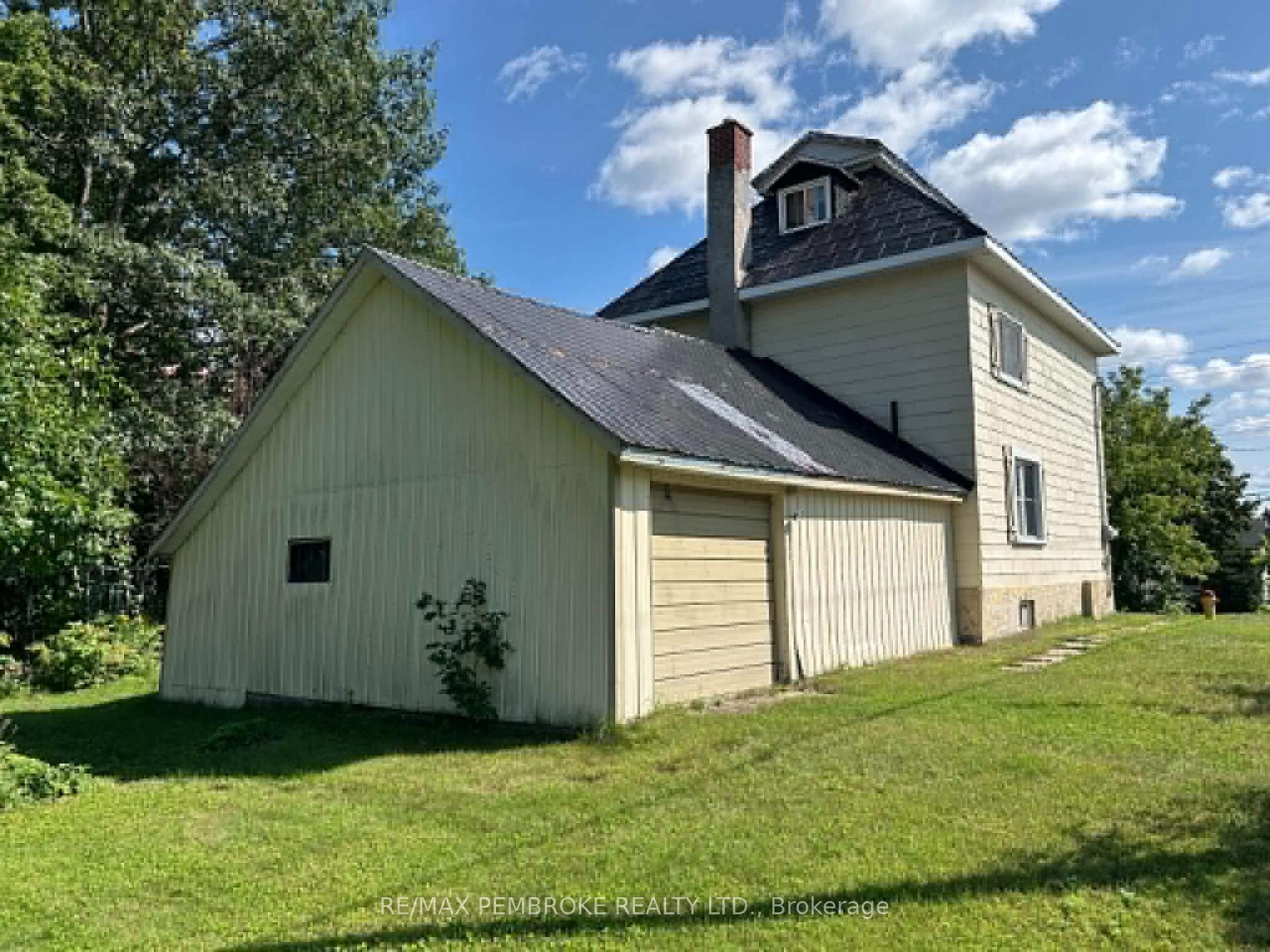 Photo 5 of 539 Mcgee Street, Pembroke, Pembroke — HOMEH