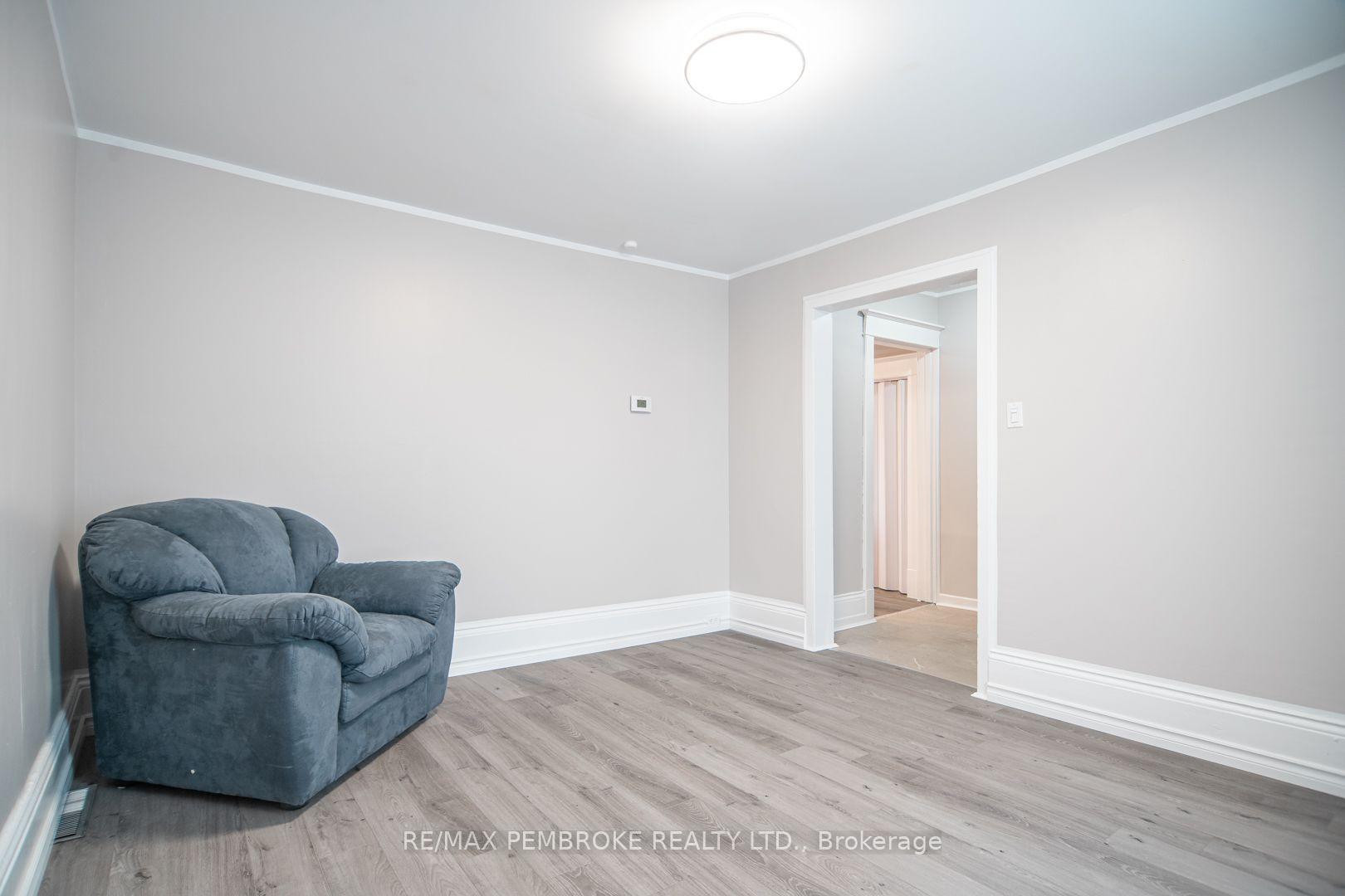 Photo 10 of 539 Mcgee Street, Pembroke, Pembroke — HOMEH