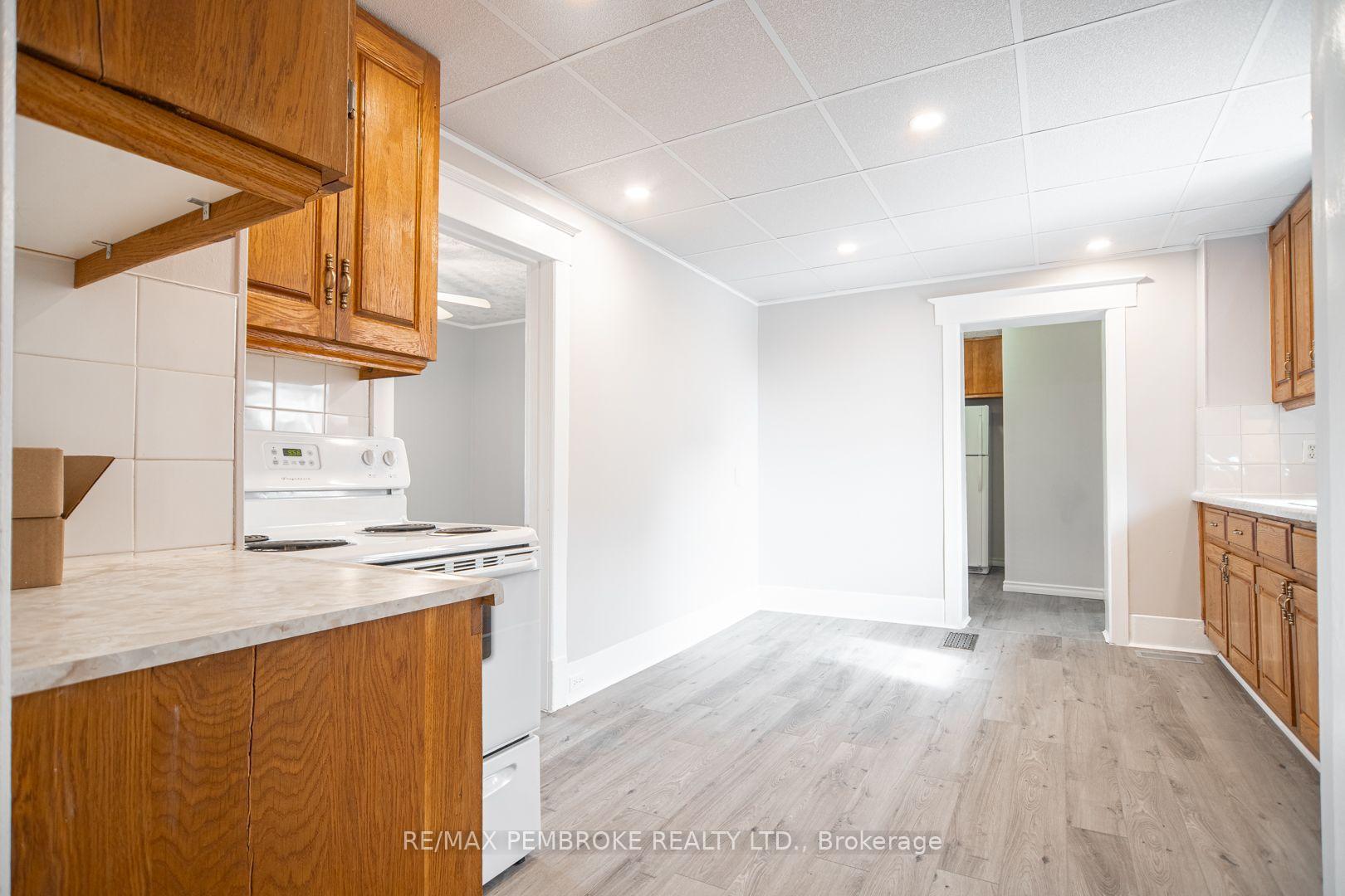Photo 11 of 539 Mcgee Street, Pembroke, Pembroke — HOMEH
