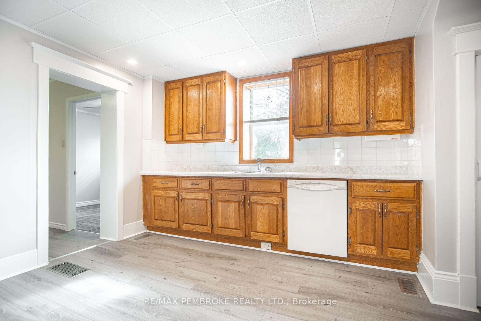 Photo 13 of 539 Mcgee Street, Pembroke, Pembroke — HOMEH