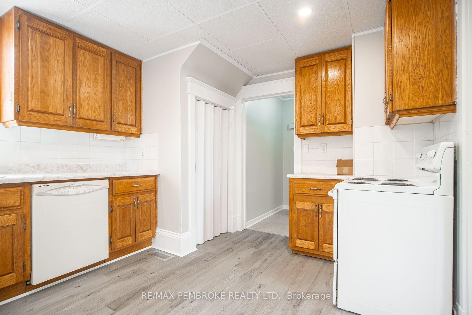 Photo 14 of 539 Mcgee Street, Pembroke, Pembroke — HOMEH