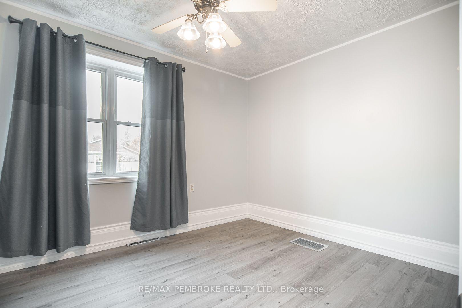 Photo 15 of 539 Mcgee Street, Pembroke, Pembroke — HOMEH