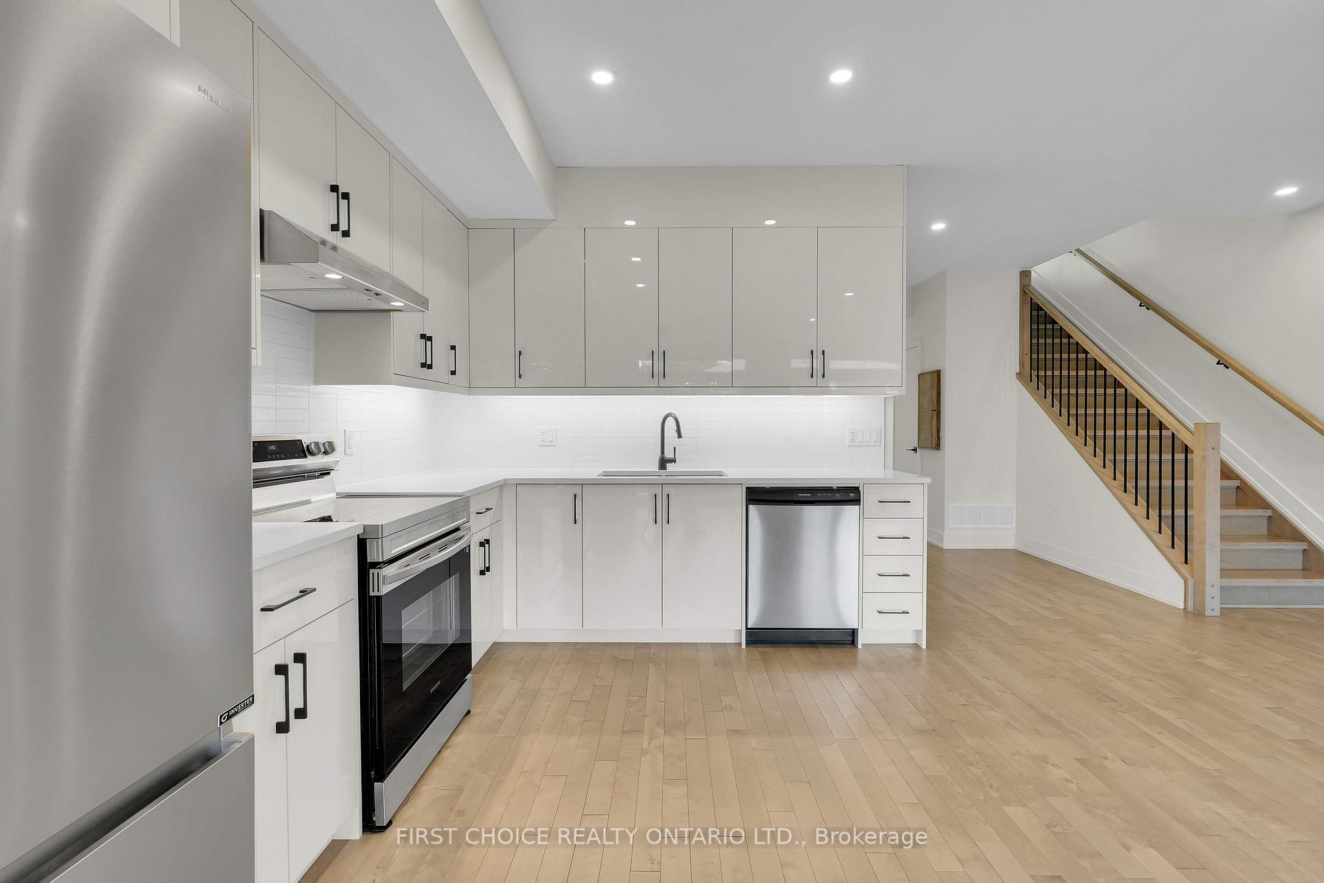 Photo 14 of 271 Queen Mary Street, Ottawa, Overbrook/Castle Heights — HOMEH