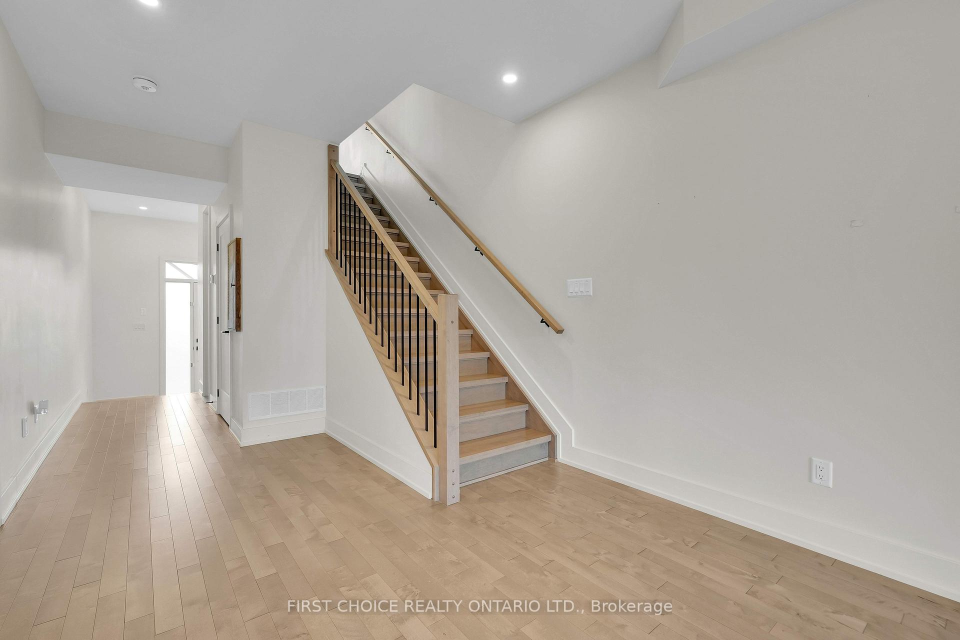 Photo 6 of 269-271 Queen Mary Street, Ottawa, Overbrook/Castle Heights — HOMEH
