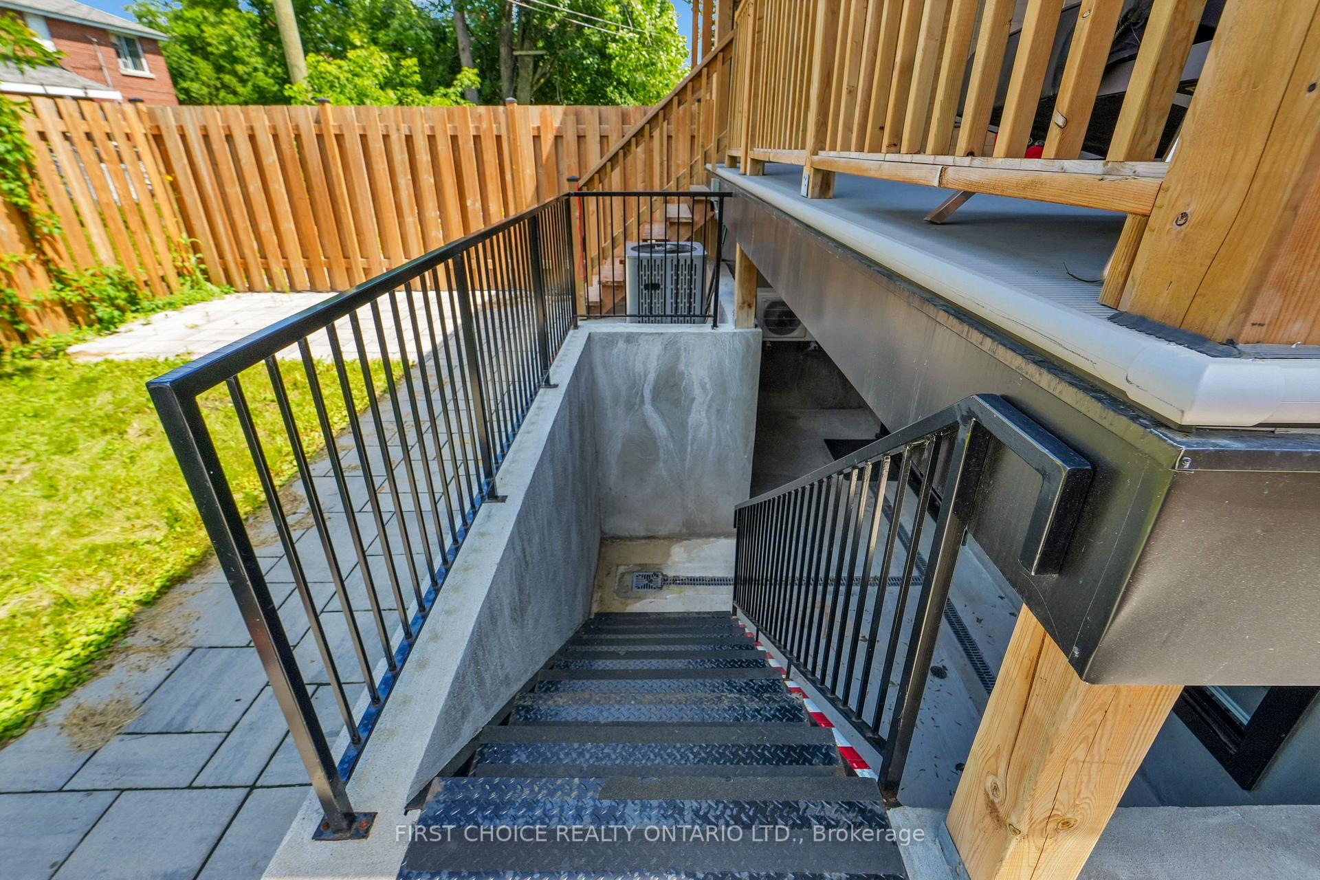 Photo 33 of 269-271 Queen Mary Street, Ottawa, Overbrook/Castle Heights — HOMEH
