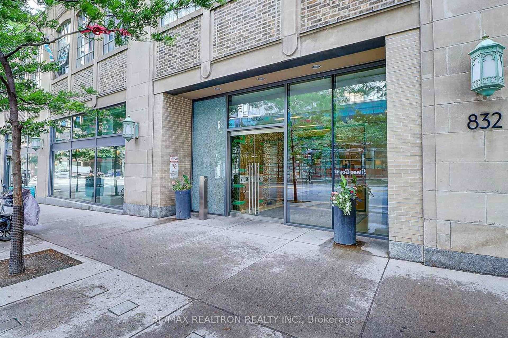 Photo 2 of Unit 3201, 832 Bay Street, Toronto, Bay Street Corridor — HOMEH