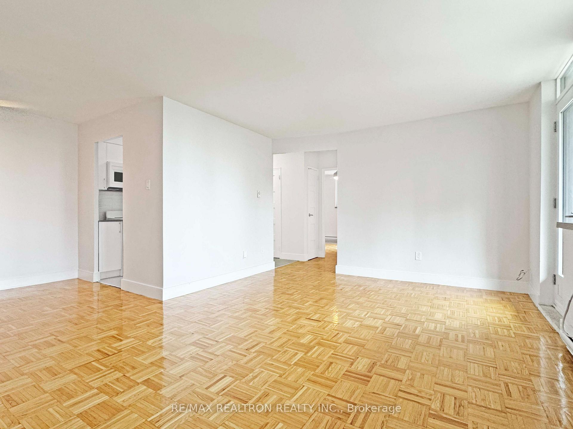 Photo 6 of Unit 705, 55 Isabella Street, Toronto, Church-Yonge Corridor — HOMEH