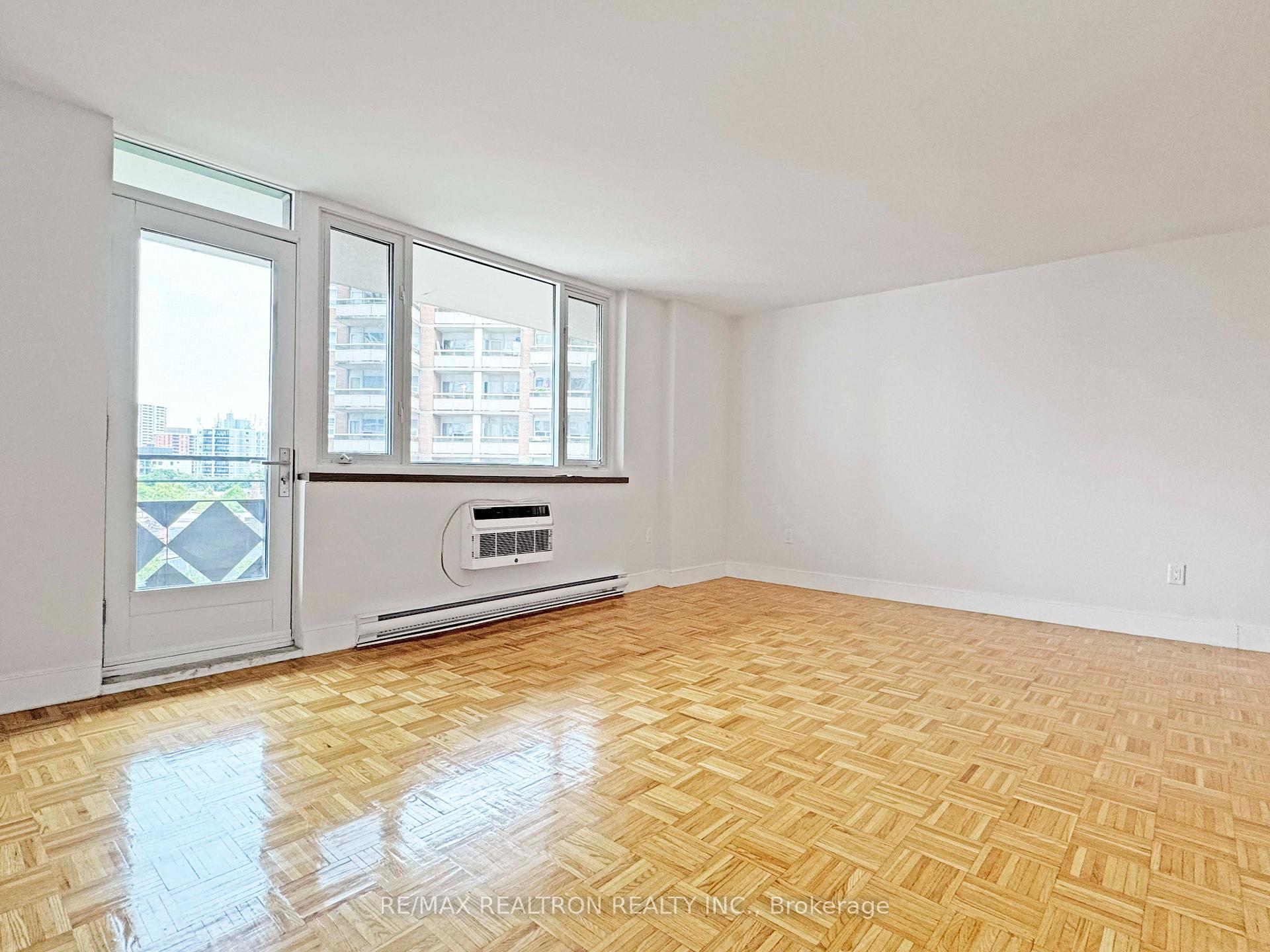 Photo 8 of Unit 705, 55 Isabella Street, Toronto, Church-Yonge Corridor — HOMEH
