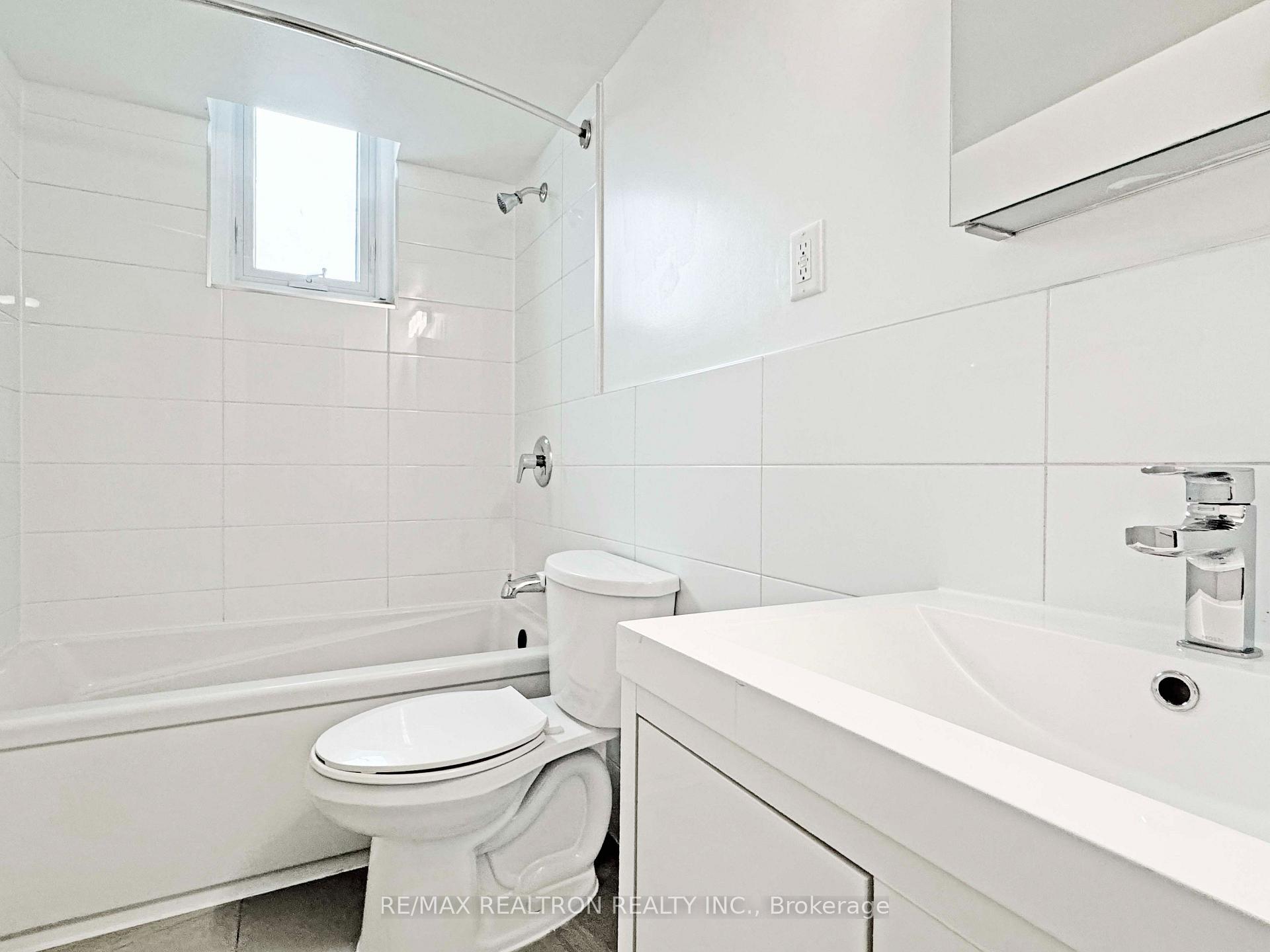 Photo 12 of Unit 705, 55 Isabella Street, Toronto, Church-Yonge Corridor — HOMEH