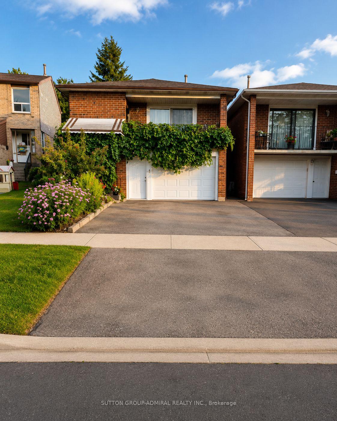 Photo 7 of Unit Walkout, 49 Cog Hill Drive, Vaughan, Glen Shields — HOMEH