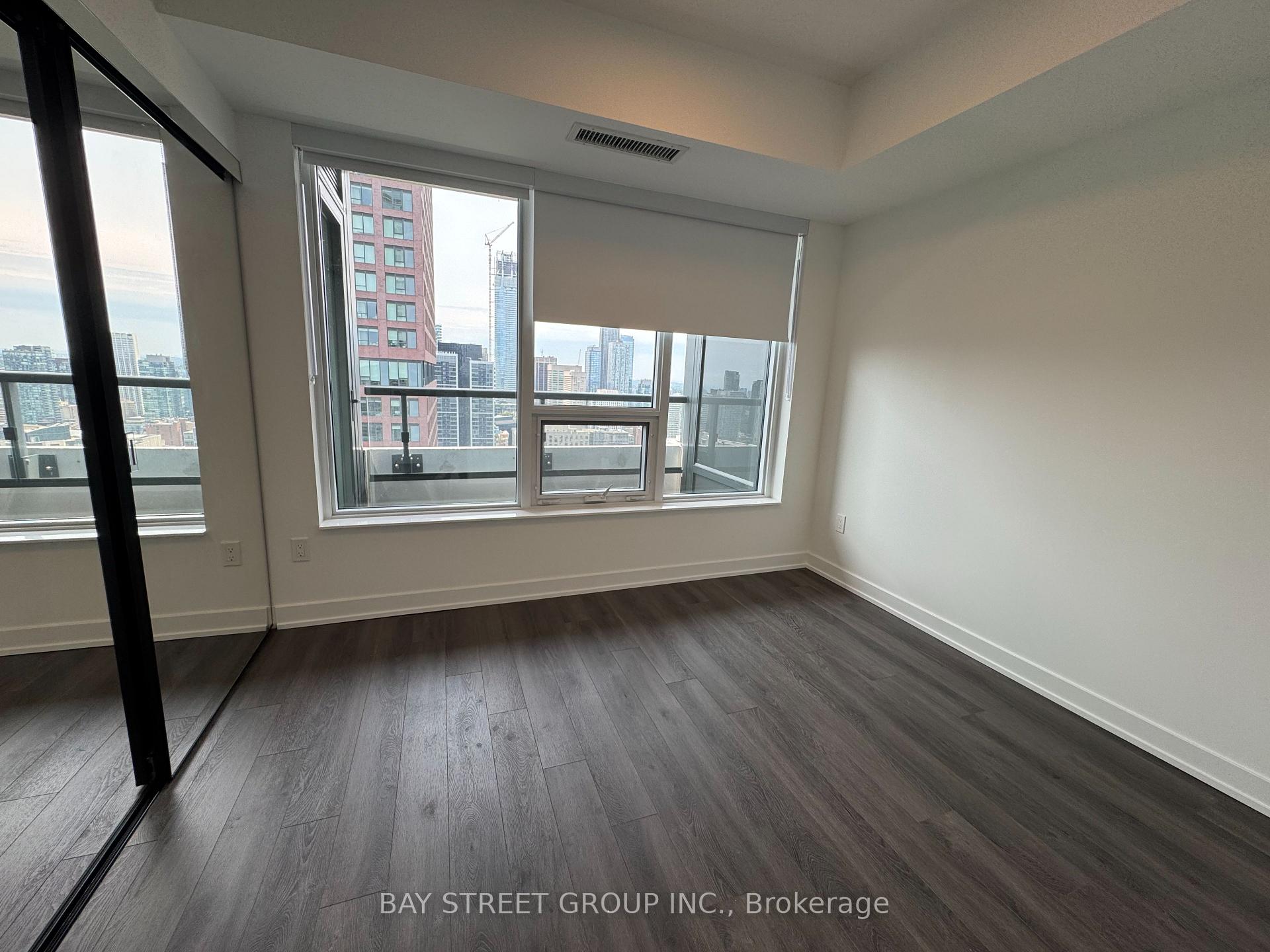Photo 8 of Unit 4203, 609 Sherbourne Street, Toronto, North St. James Town — HOMEH