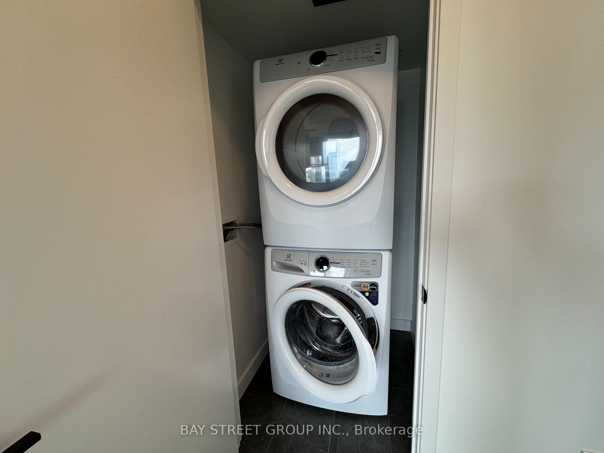 Photo 10 of Unit 4203, 609 Sherbourne Street, Toronto, North St. James Town — HOMEH