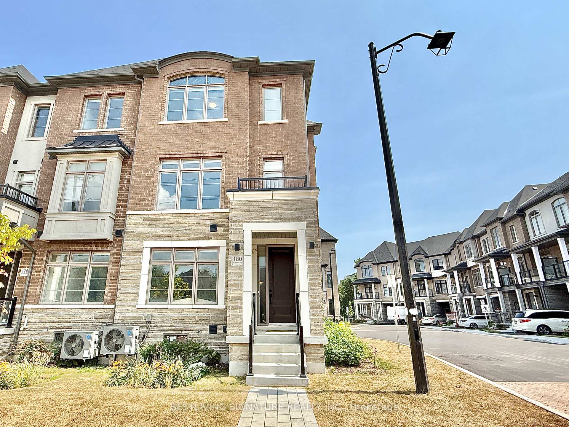 Photo 2 of 180 De La Roche Drive, Vaughan, Vellore Village — HOMEH
