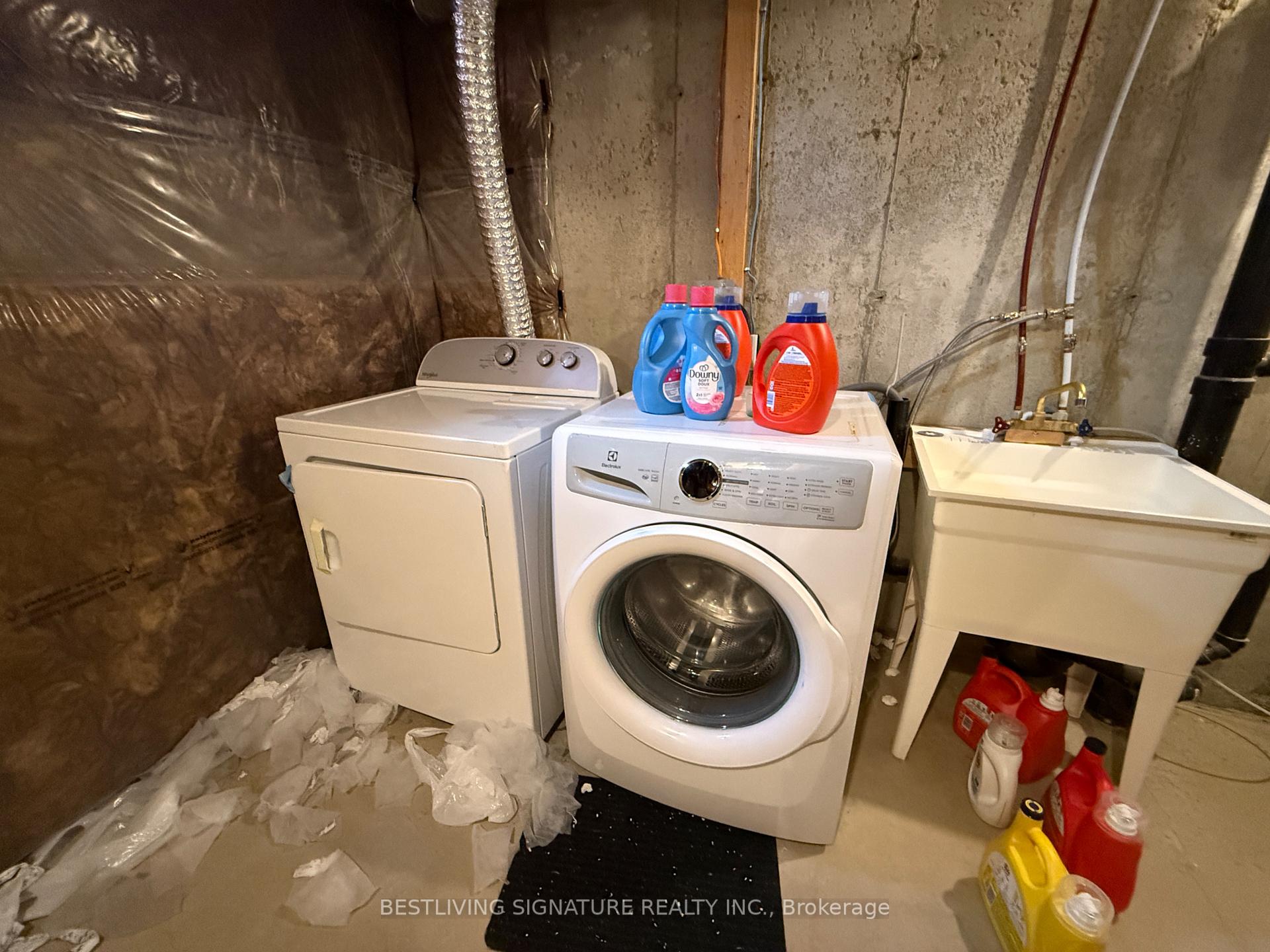 Photo 17 of 180 De La Roche Drive, Vaughan, Vellore Village — HOMEH