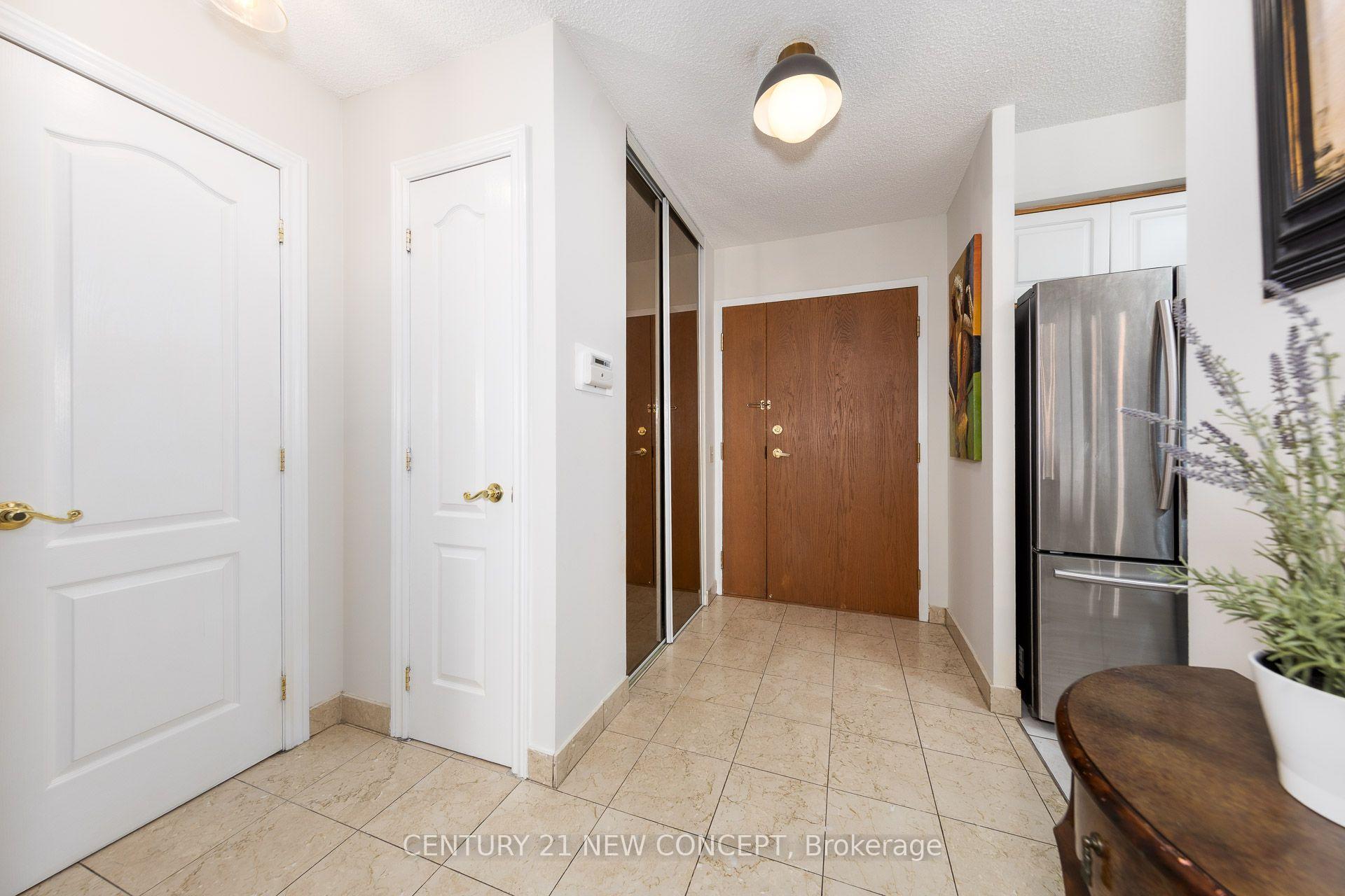 Photo 2 of Unit 2601, 100 Upper Madison Avenue, North York, Lansing-Westgate — HOMEH