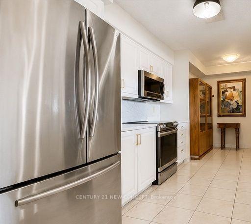 Photo 3 of Unit 2601, 100 Upper Madison Avenue, North York, Lansing-Westgate — HOMEH