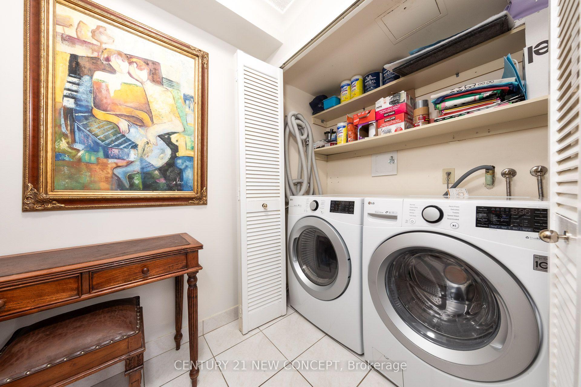Photo 5 of Unit 2601, 100 Upper Madison Avenue, North York, Lansing-Westgate — HOMEH
