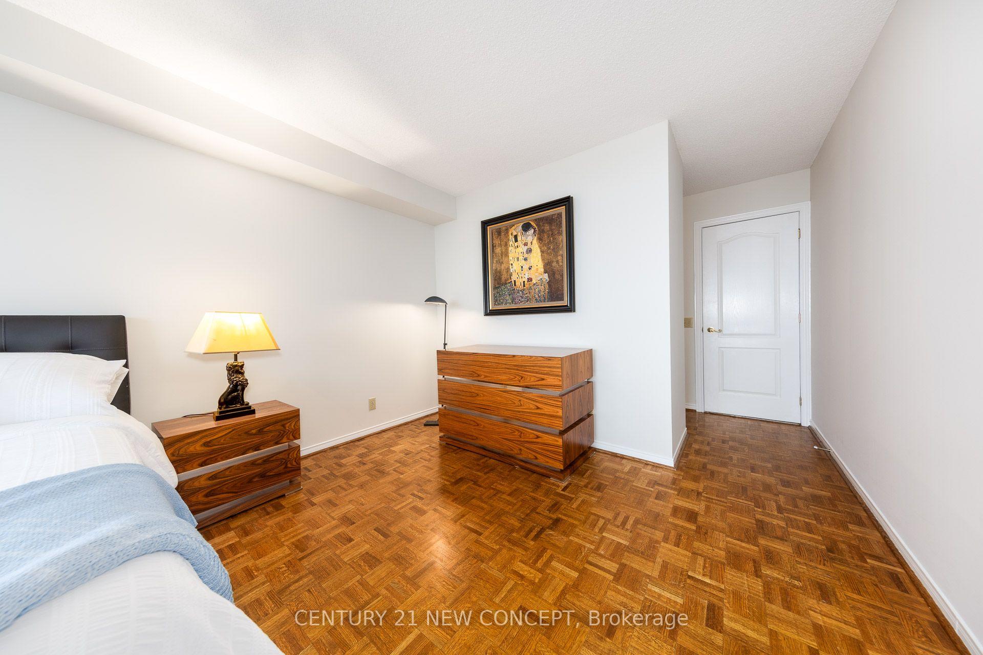 Photo 10 of Unit 2601, 100 Upper Madison Avenue, North York, Lansing-Westgate — HOMEH