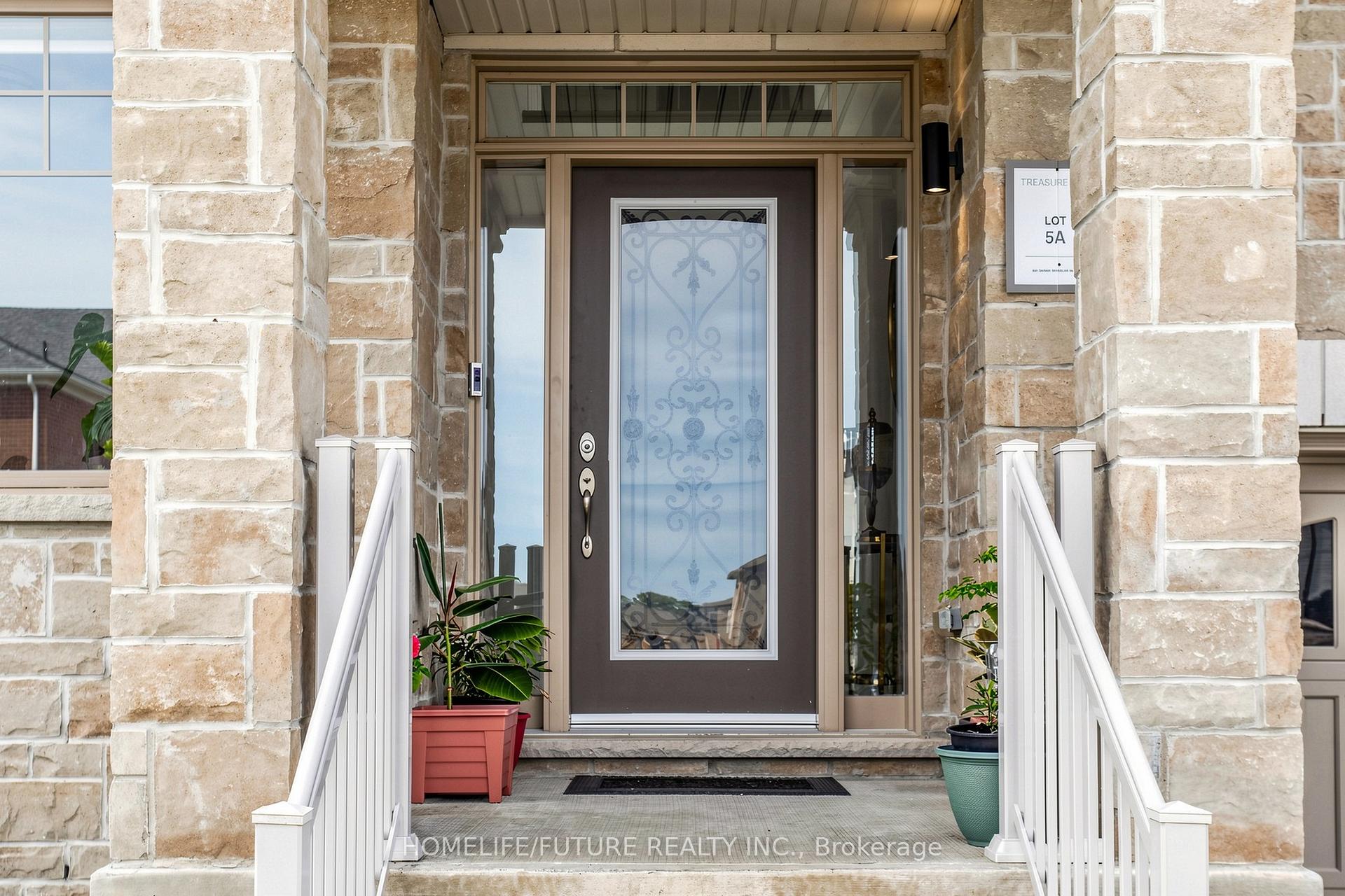 Photo 4 of 253 Danny Wheeler Boulevard, Georgina, Keswick North — HOMEH