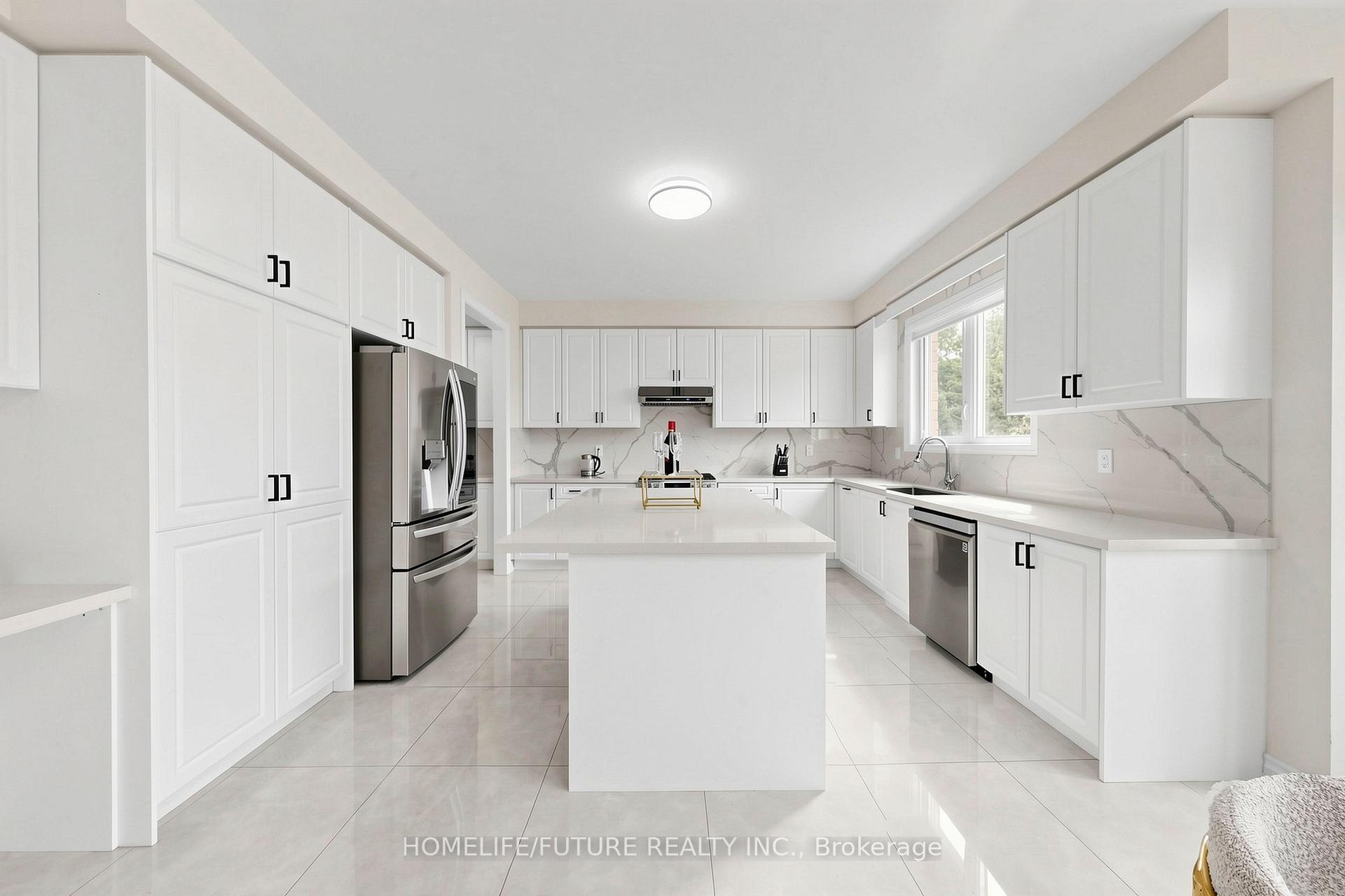 Photo 9 of 253 Danny Wheeler Boulevard, Georgina, Keswick North — HOMEH
