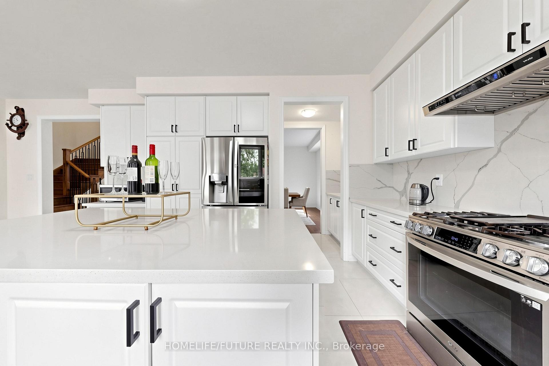 Photo 11 of 253 Danny Wheeler Boulevard, Georgina, Keswick North — HOMEH