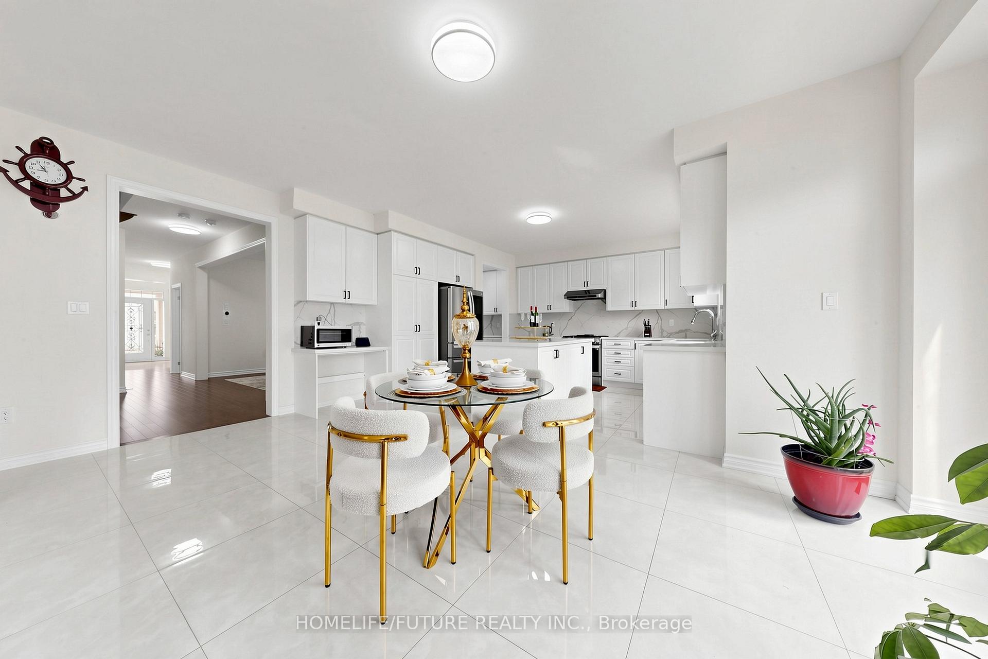 Photo 16 of 253 Danny Wheeler Boulevard, Georgina, Keswick North — HOMEH