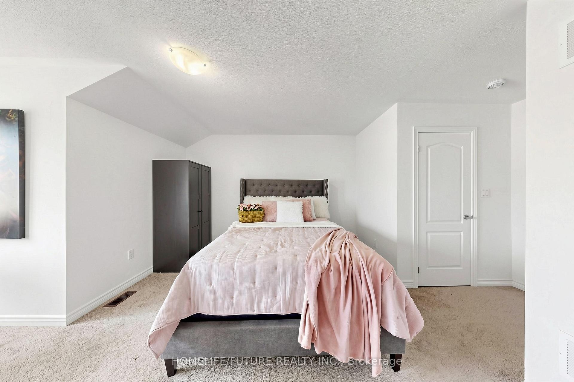 Photo 37 of 253 Danny Wheeler Boulevard, Georgina, Keswick North — HOMEH