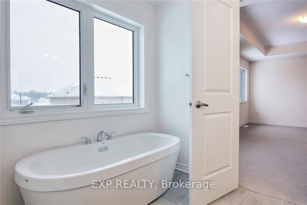 Photo 12 of 39 Morrison Drive, Hamilton, Ancaster — HOMEH