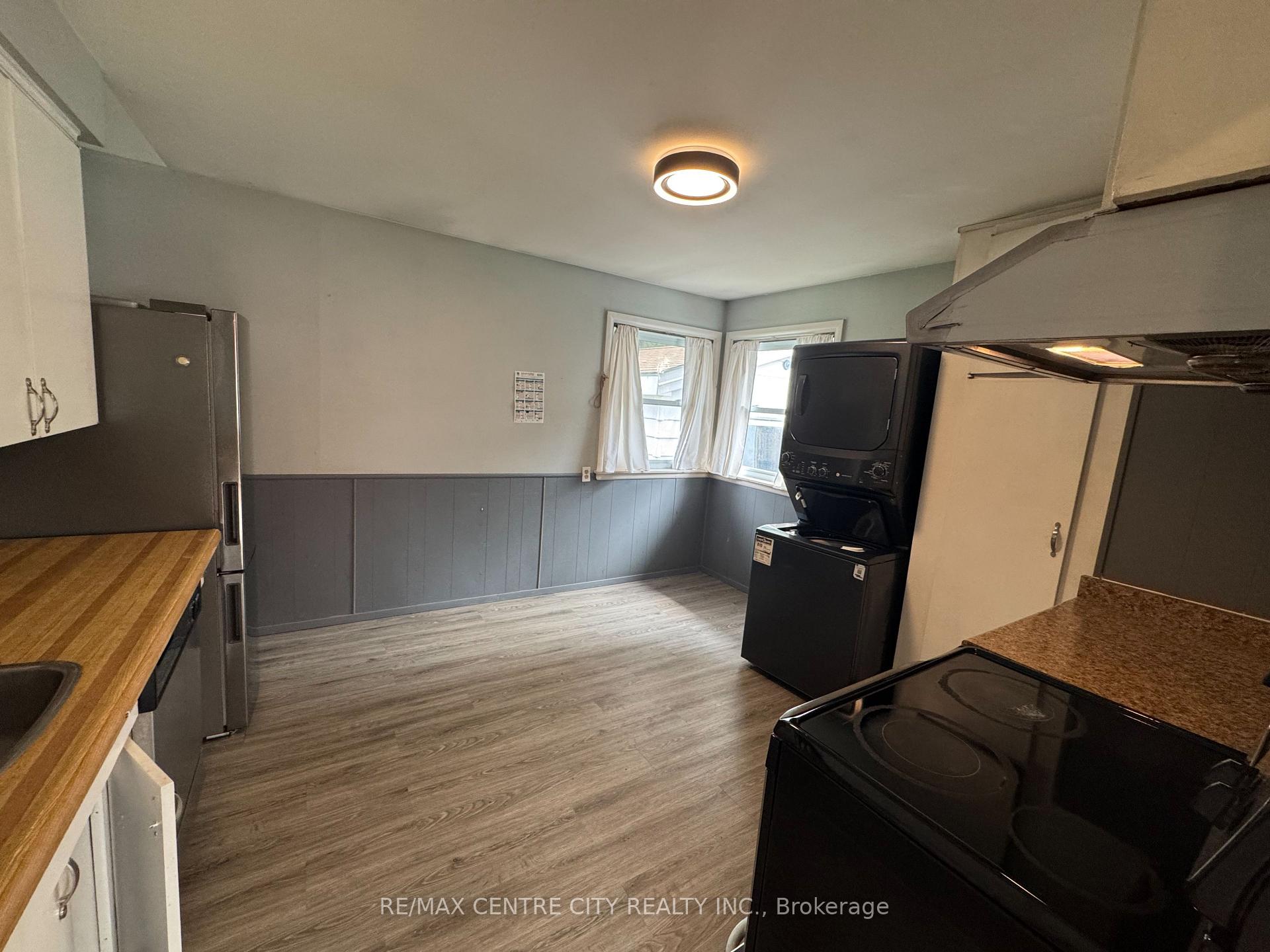 Photo 10 of 10 Tewksbury Crescent, London, East D — HOMEH
