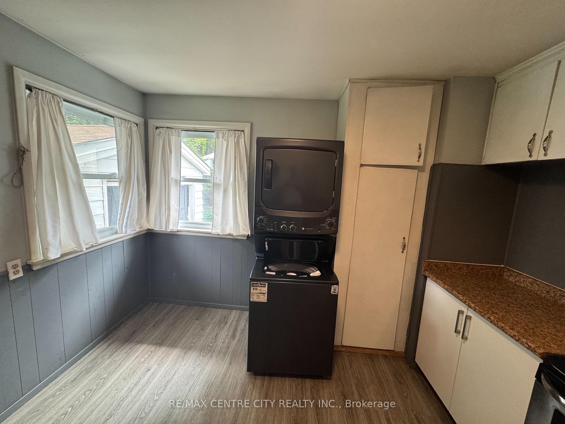 Photo 11 of 10 Tewksbury Crescent, London, East D — HOMEH